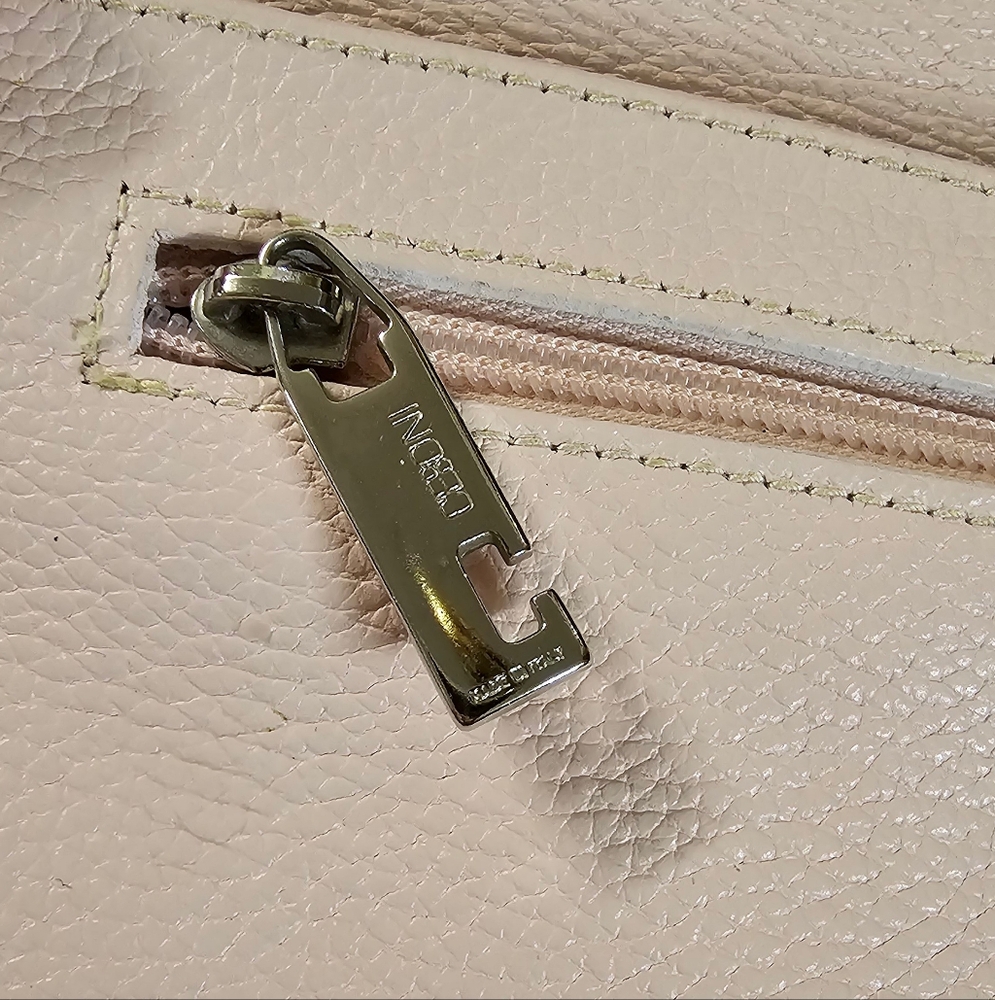 Cecconi Piero Pebbled Italian Leather Pale Pink Clutch with Bamboo Accent - Picture 12 of 13